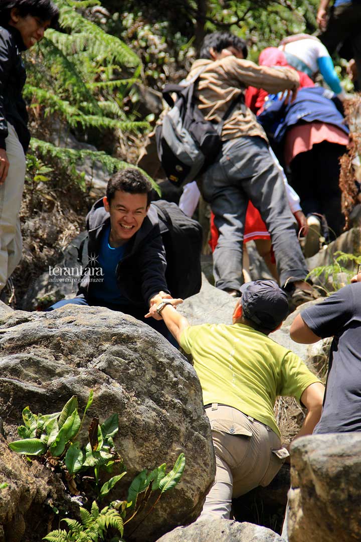 Group Hiking to Improve Team Work