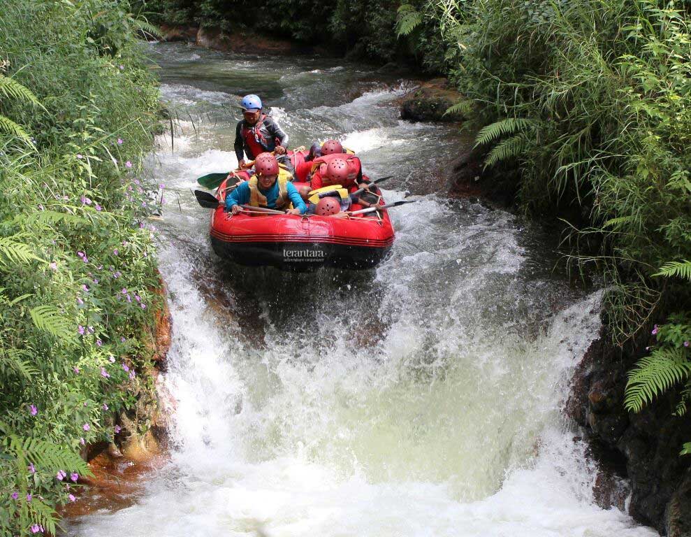 Rafting in Palayangan River, Pangalengan Bandung by Terantara