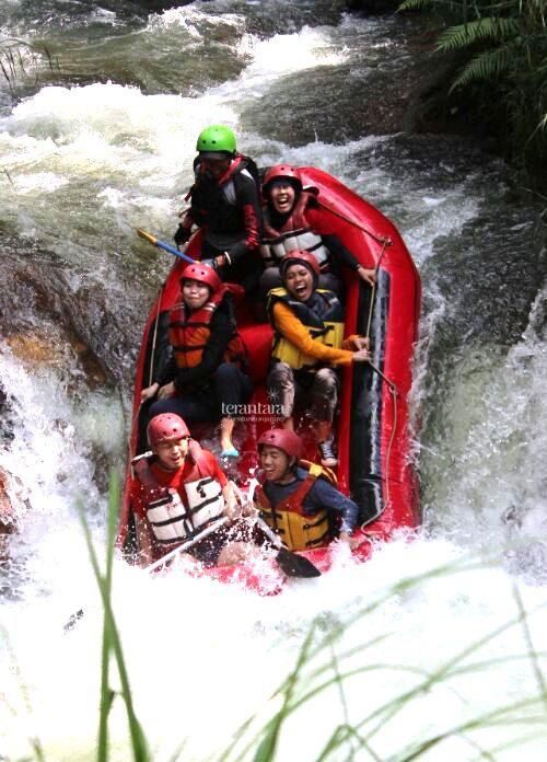Rafting in Palayangan River, Pangalengan Bandung by Terantara
