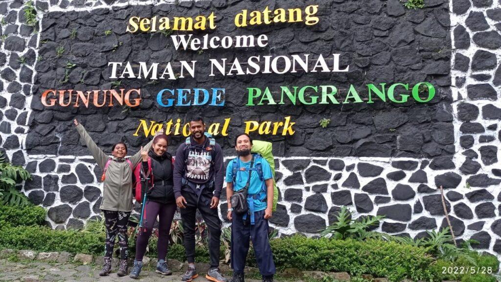 Terantara Clients, Mr. Abhi & Family, at Cibodas Entrance