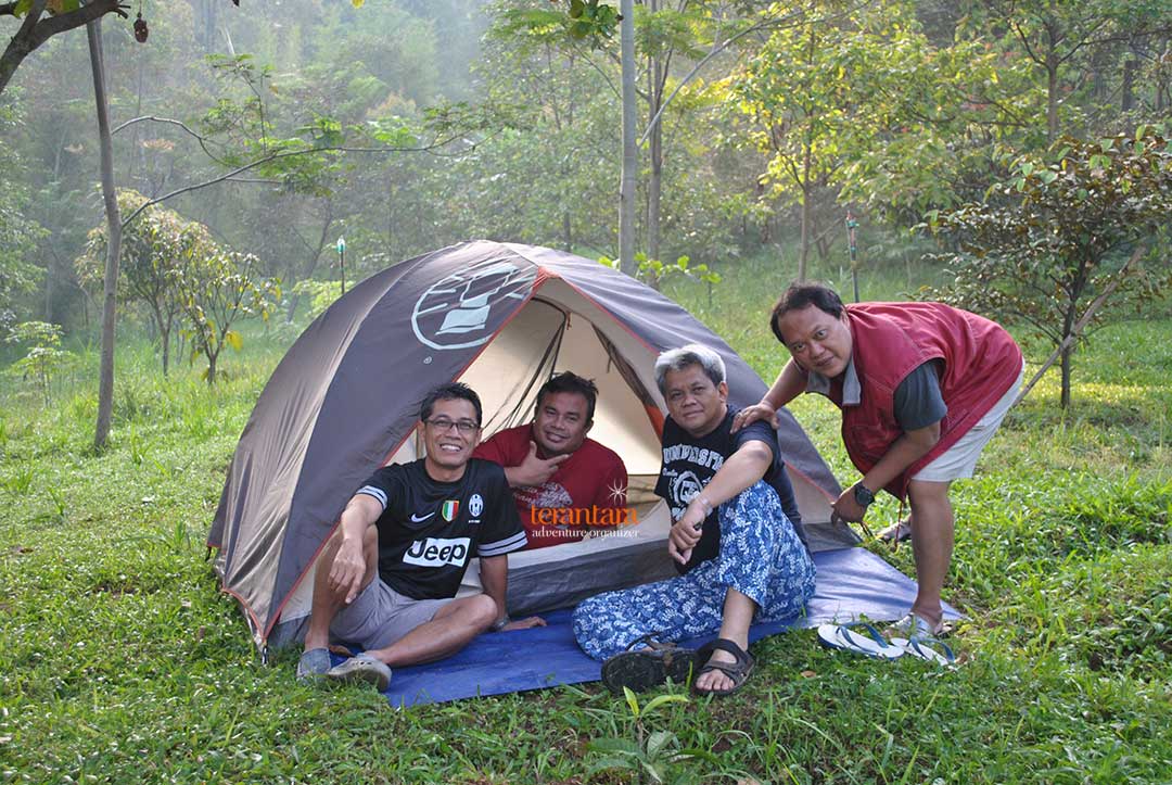 Participants, Chilling in The Tent