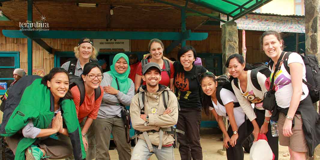 Dani from Terantara, Posing with Sarah Group from Australian Embassy and AUSID