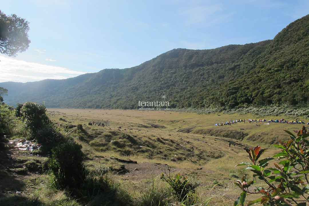 Alun-Alun Surya Kencana, Mount Gede